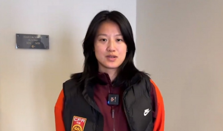  汪琳琳：范迪克是我的偶像和目標(biāo)，希望變成他那樣全面的中后衛(wèi)