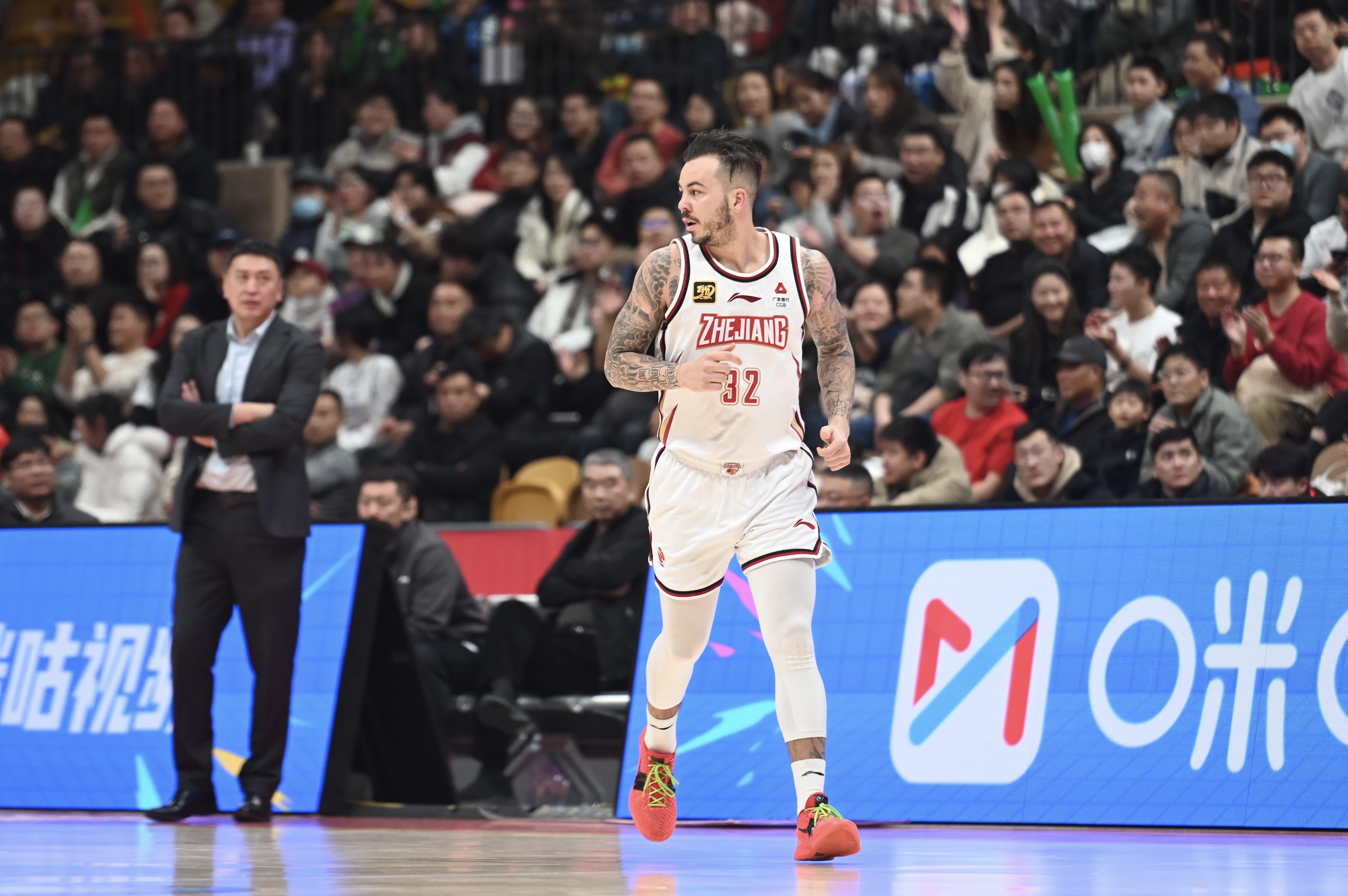  40+三雙難救主！約克39中18&三分22中10空砍48分10籃板11助攻
